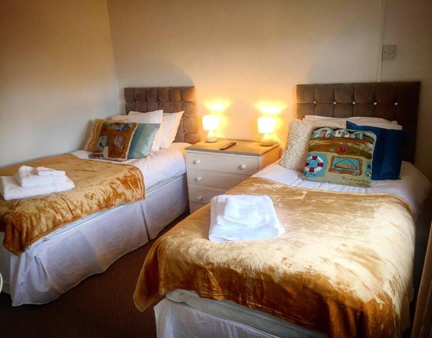 Sea Bean 2 Bedroom House Tenby Pet Friendly Holiday home *