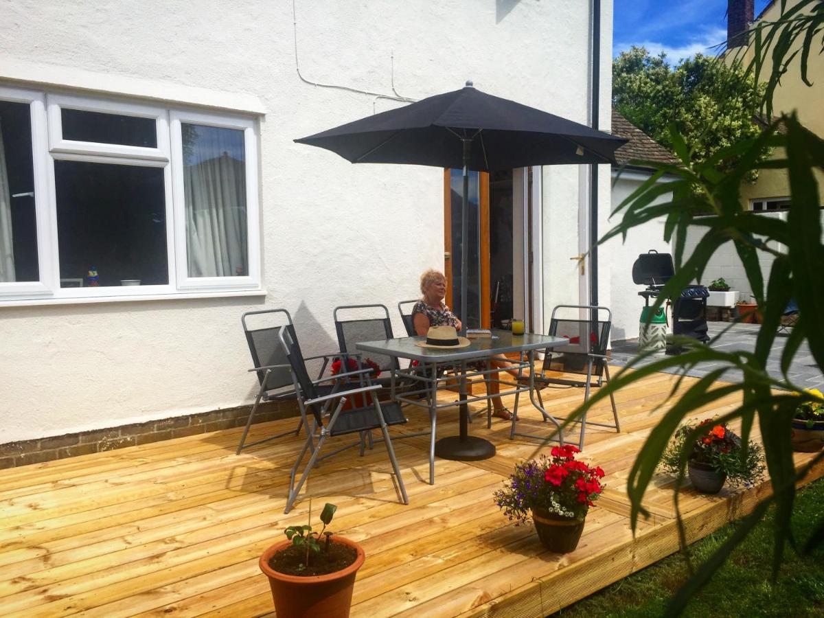 Sea Bean 2 Bedroom House Tenby Pet Friendly Holiday home Manorbier